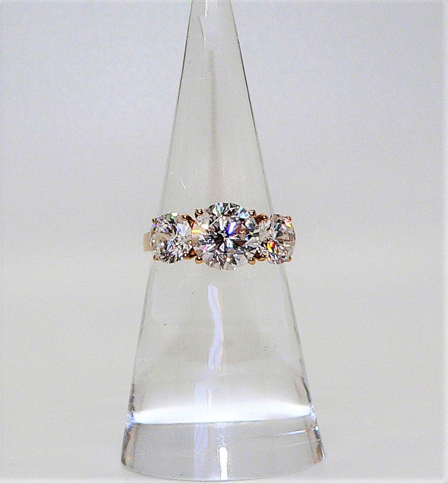 14K gold & cubic zirconia ring (size 6)